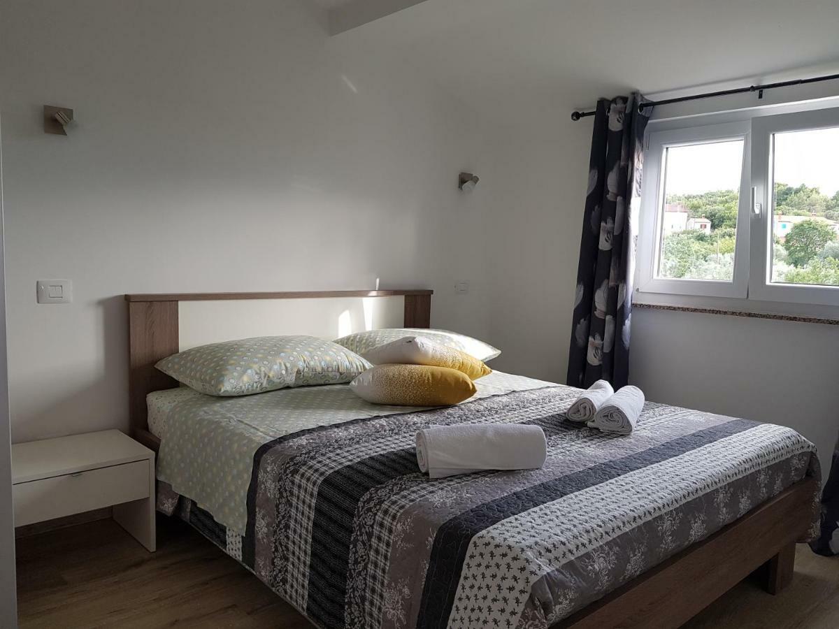Apartmani Nora Stinjan PUY Eksteriør bilde